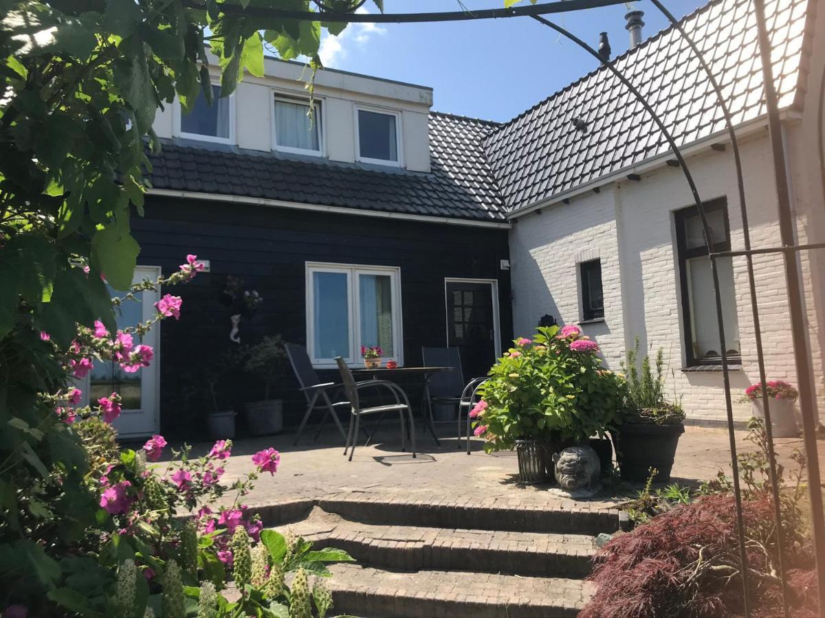 T Huuske Tuinappartement Met Fantastisch Uitzicht, Nabij Zee Zonnemaire Exterior foto