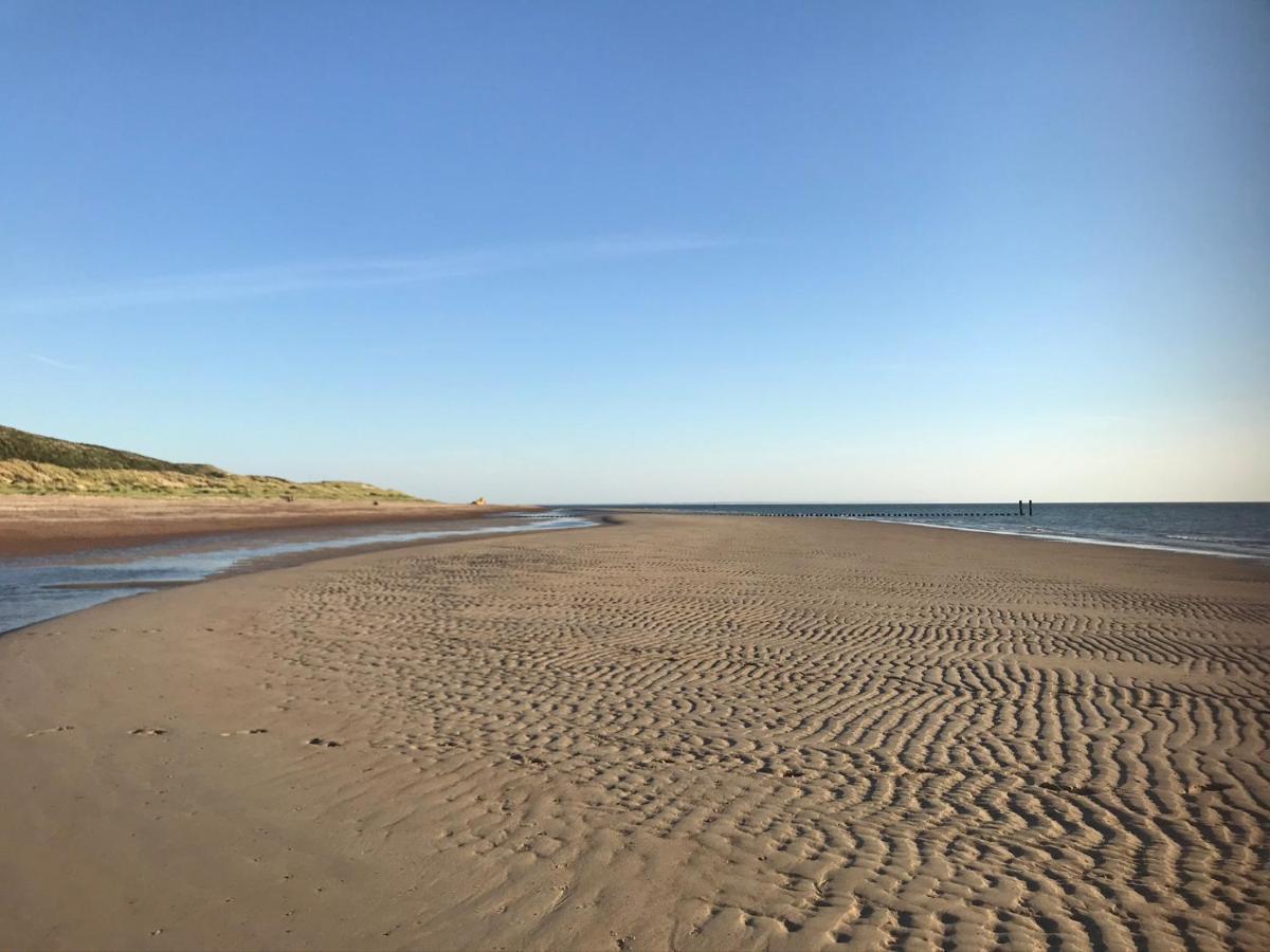 T Huuske Tuinappartement Met Fantastisch Uitzicht, Nabij Zee Zonnemaire Exterior foto